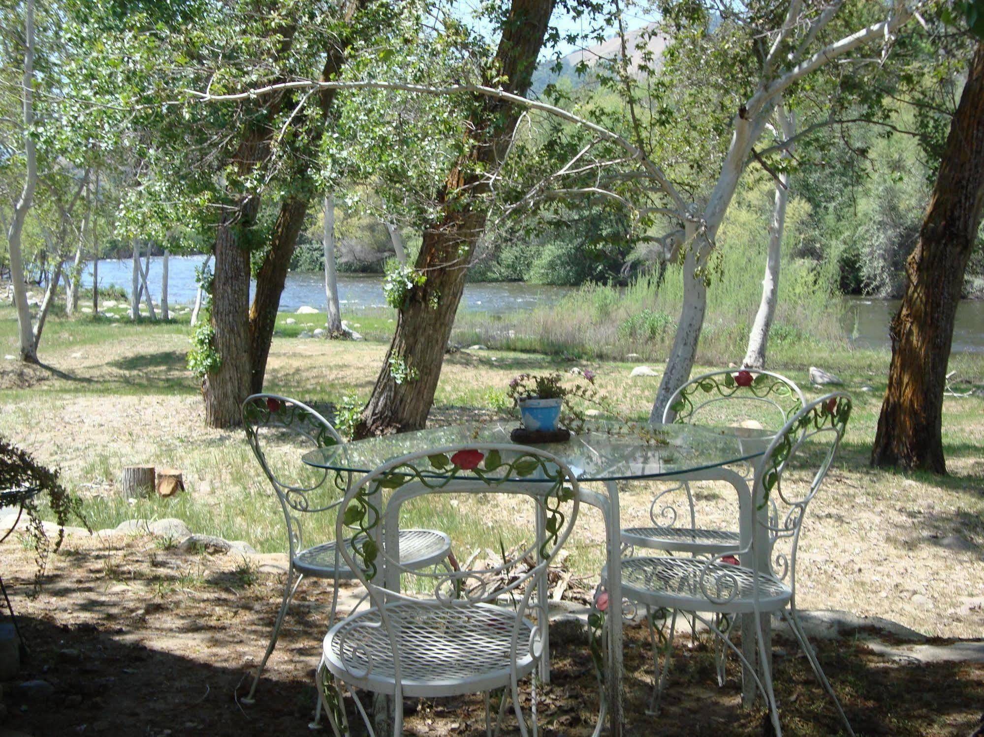 Sequoia Riverfront Cabins Three Rivers Extérieur photo